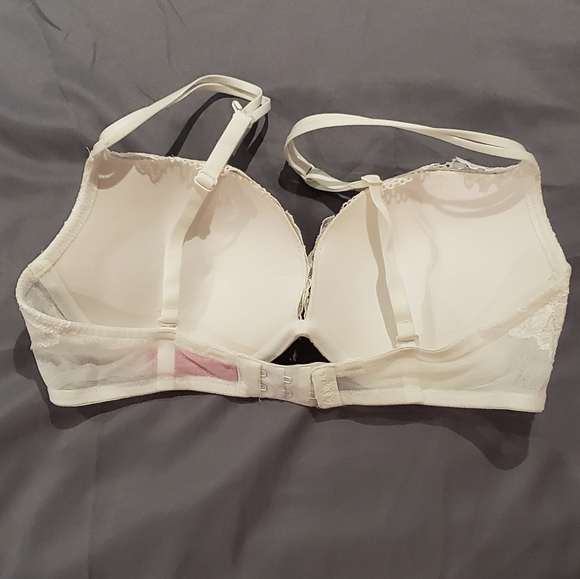 White bra - Picture 2 of 2